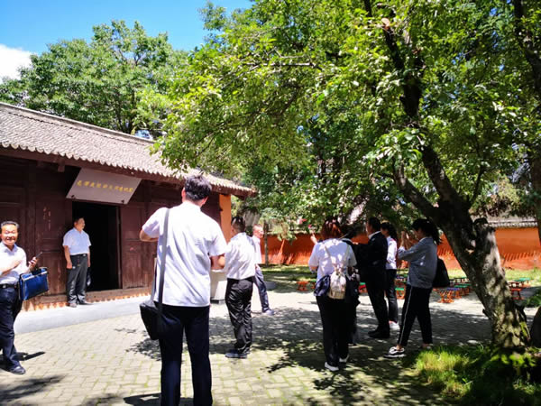 隴運(yùn)集團(tuán)公司黨委開(kāi)展“不忘初心、牢記使命”紀(jì)念建黨98周年主題黨日活動(dòng)