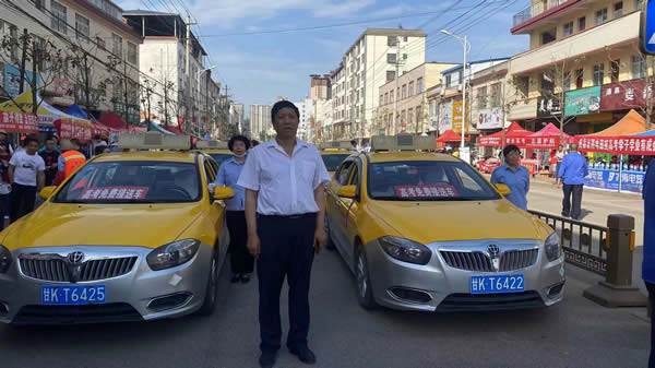 “愛心送考、奉獻(xiàn)社會”---隴運(yùn)集團(tuán)在行動