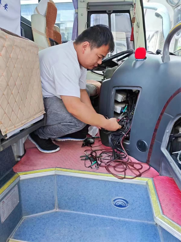 【三抓三促進(jìn)行時(shí)】隴運(yùn)集團(tuán)成縣客運(yùn)公司扎實(shí)開展“兩客一?！避囕v動(dòng)態(tài)監(jiān)控專項(xiàng)整治工作