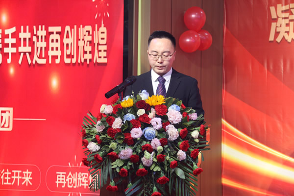 隴運集團(tuán)公司舉辦“凝心鑄魂砥礪前行 攜手共進(jìn)再創(chuàng)輝煌”黨建主題活動